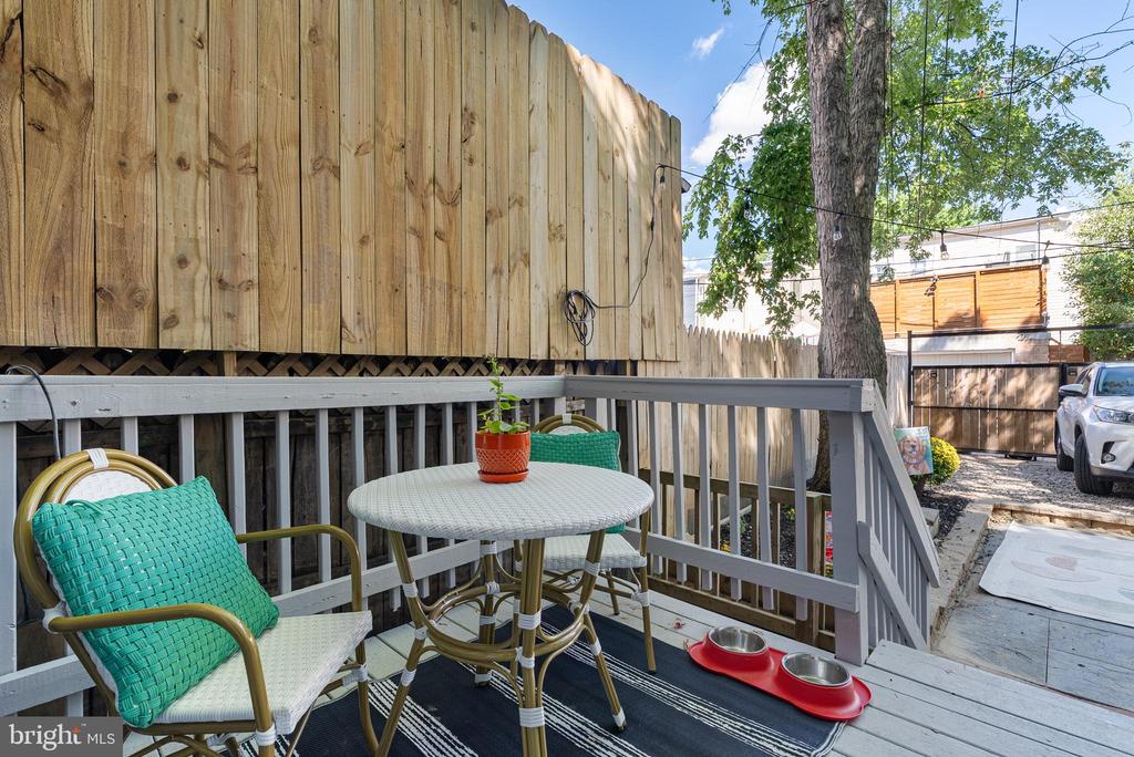 619 KENYON STREET NW
