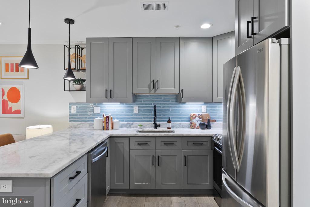 210 VARNUM STREET NW Unit: 1
