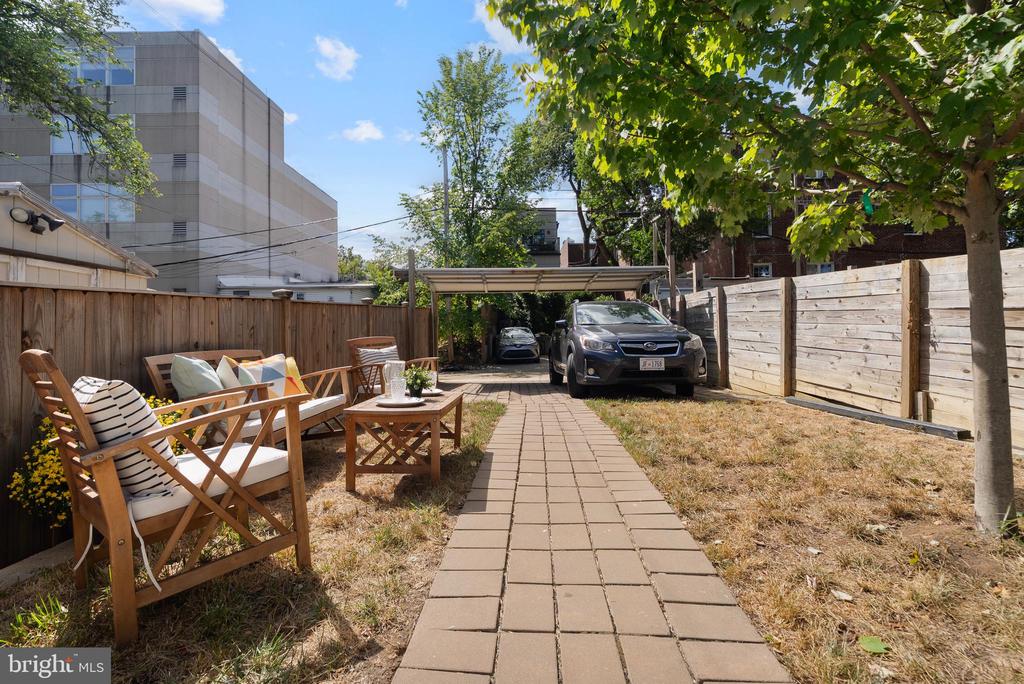 210 VARNUM STREET NW Unit: 1