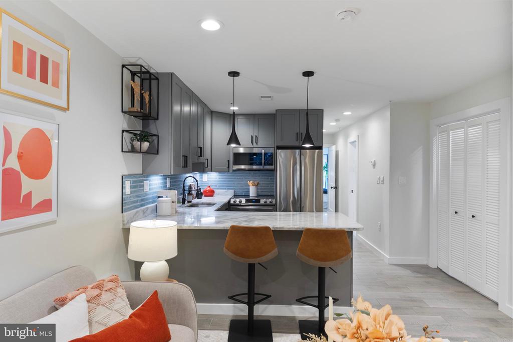 210 VARNUM STREET NW Unit: 1