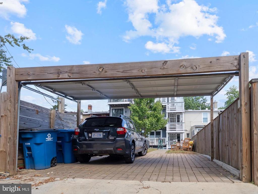 210 VARNUM STREET NW Unit: 1