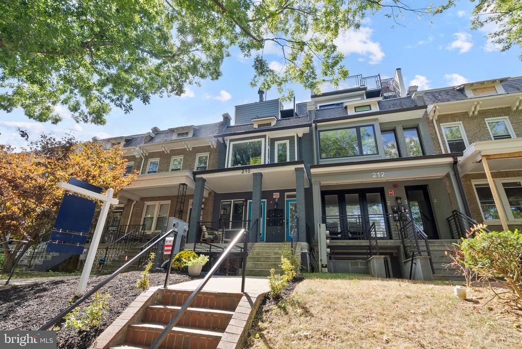 210 VARNUM STREET NW Unit: 1