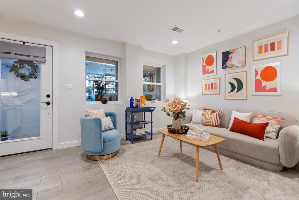 210 VARNUM STREET NW Unit: 1