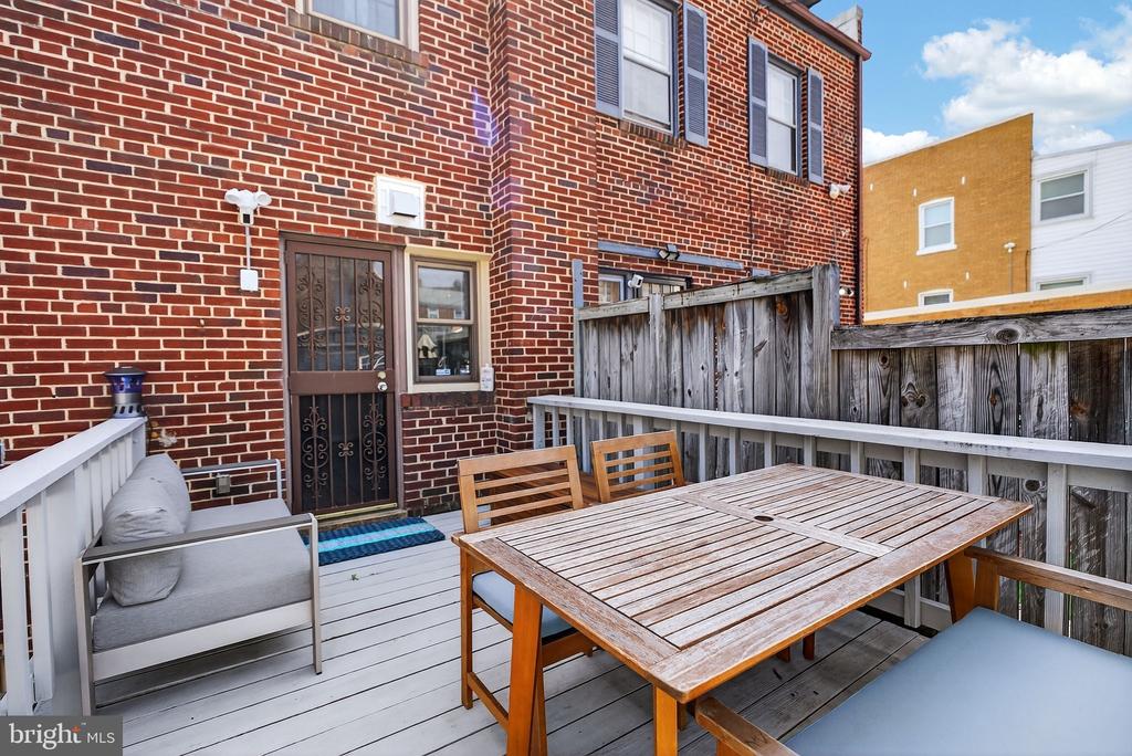 1122 UPSHUR STREET NE