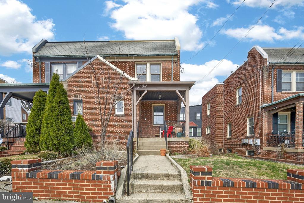 1122 UPSHUR STREET NE