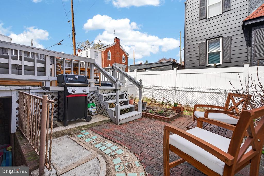 1122 UPSHUR STREET NE