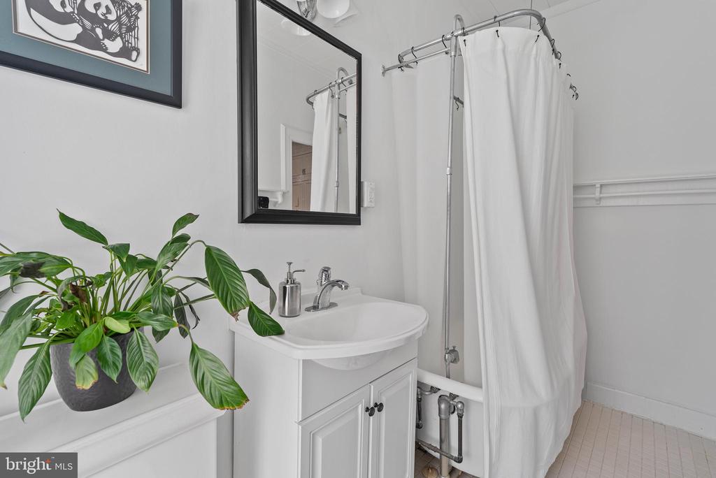 1526 17TH STREET NW Unit: 115