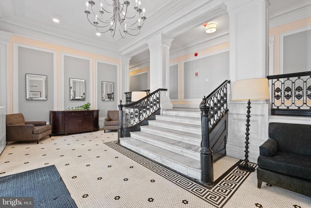 1526 17TH STREET NW Unit: 115