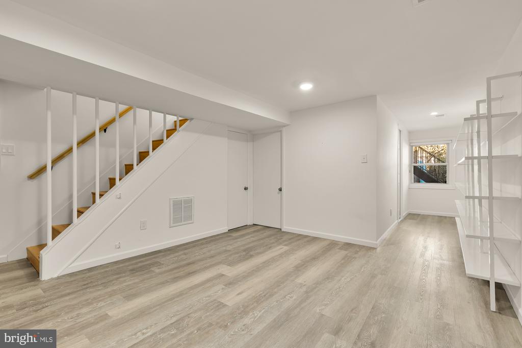 2205 OBSERVATORY PLACE NW