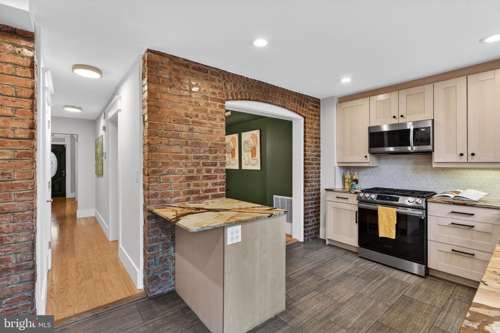 822 CRITTENDEN STREET NW