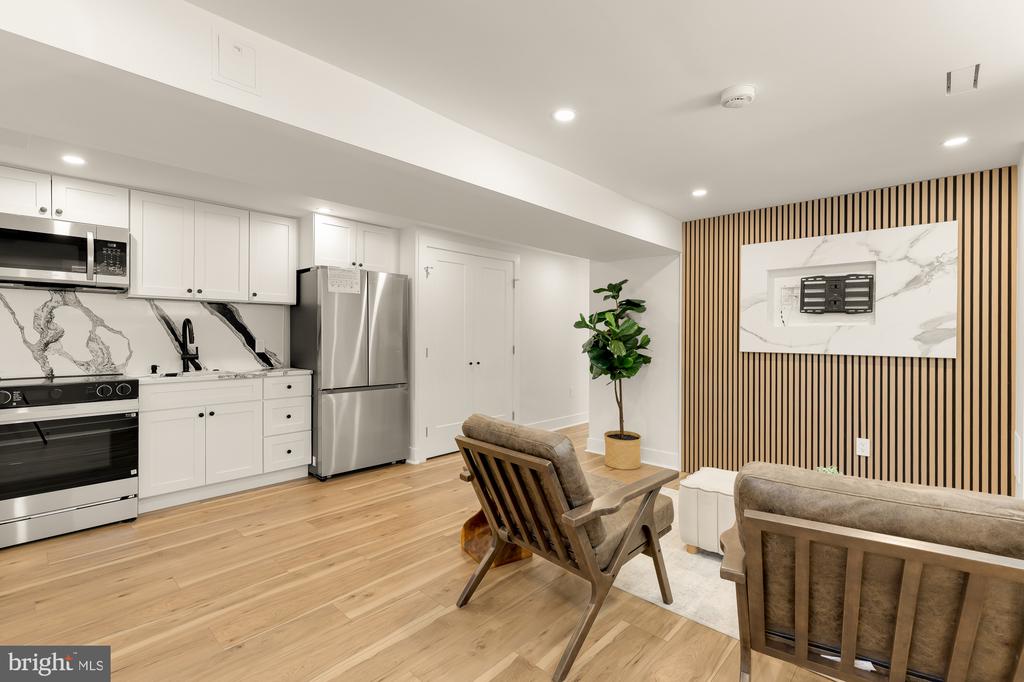 1527 BUCHANAN STREET NW