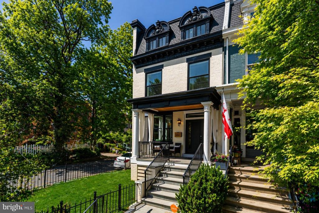 1527 BUCHANAN STREET NW