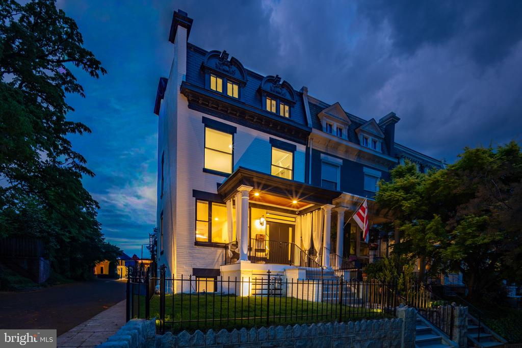 1527 BUCHANAN STREET NW