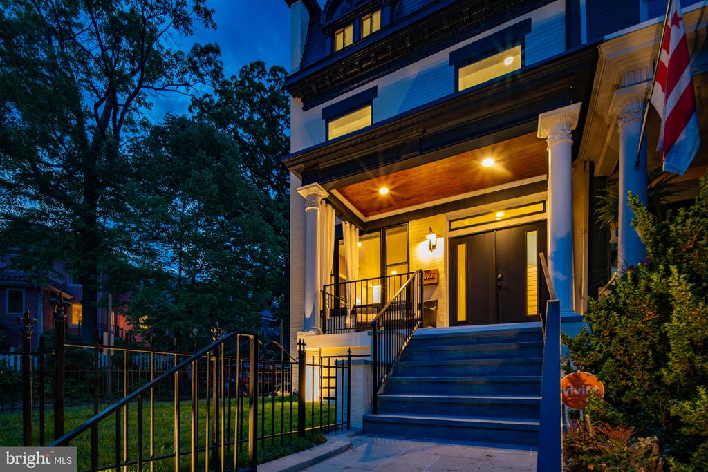 1527 BUCHANAN STREET NW