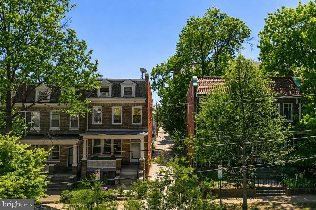 1527 BUCHANAN STREET NW