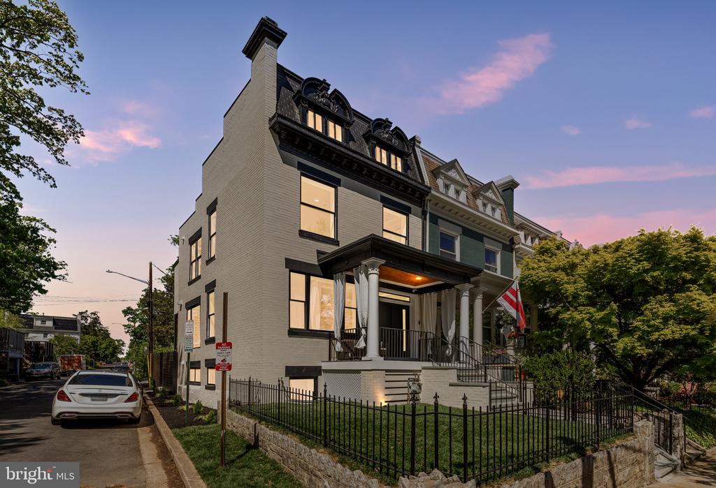 1527 BUCHANAN STREET NW