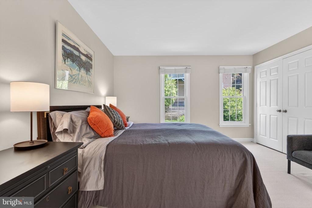 4625 MACARTHUR BOULEVARD NW Unit: B