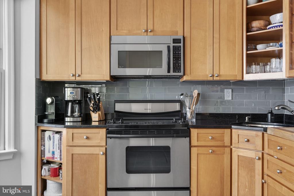 4625 MACARTHUR BOULEVARD NW Unit: B
