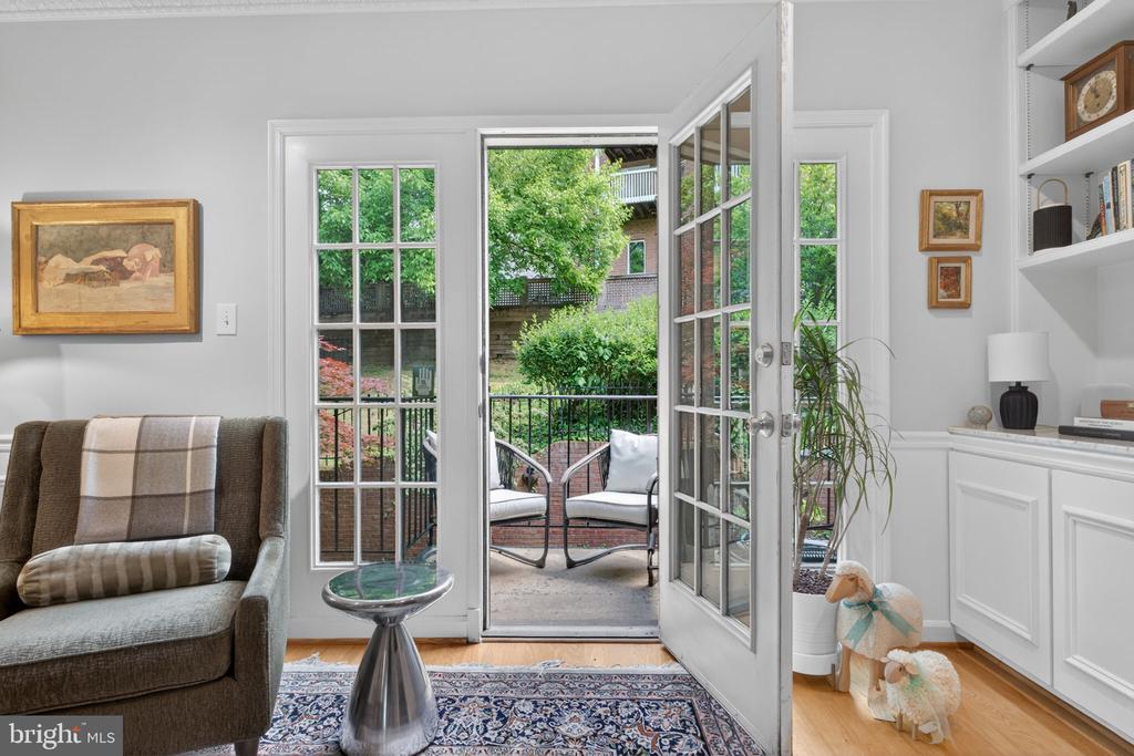 4625 MACARTHUR BOULEVARD NW Unit: B