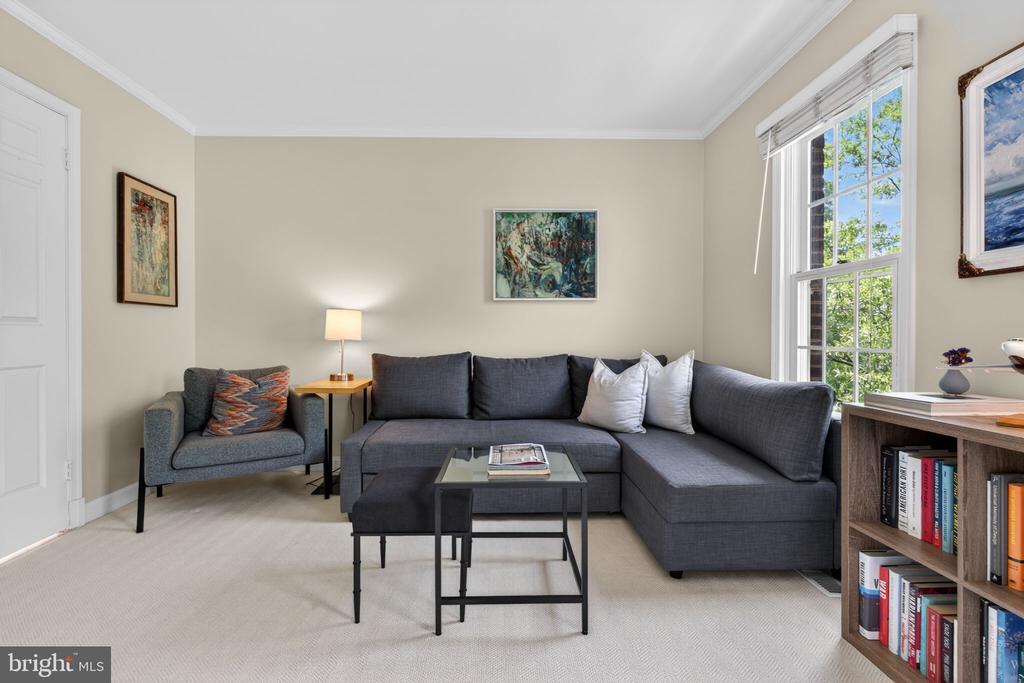 4625 MACARTHUR BOULEVARD NW Unit: B