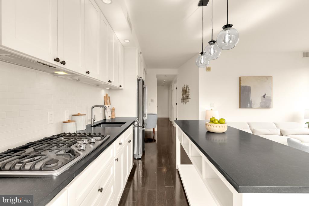 1011 M STREET NW Unit: 703