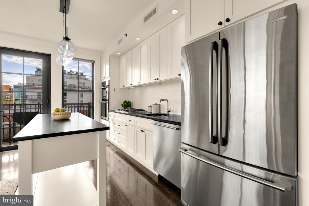 1011 M STREET NW Unit: 703