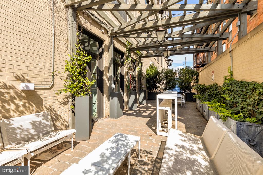 1011 M STREET NW Unit: 703
