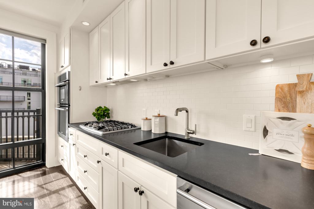 1011 M STREET NW Unit: 703