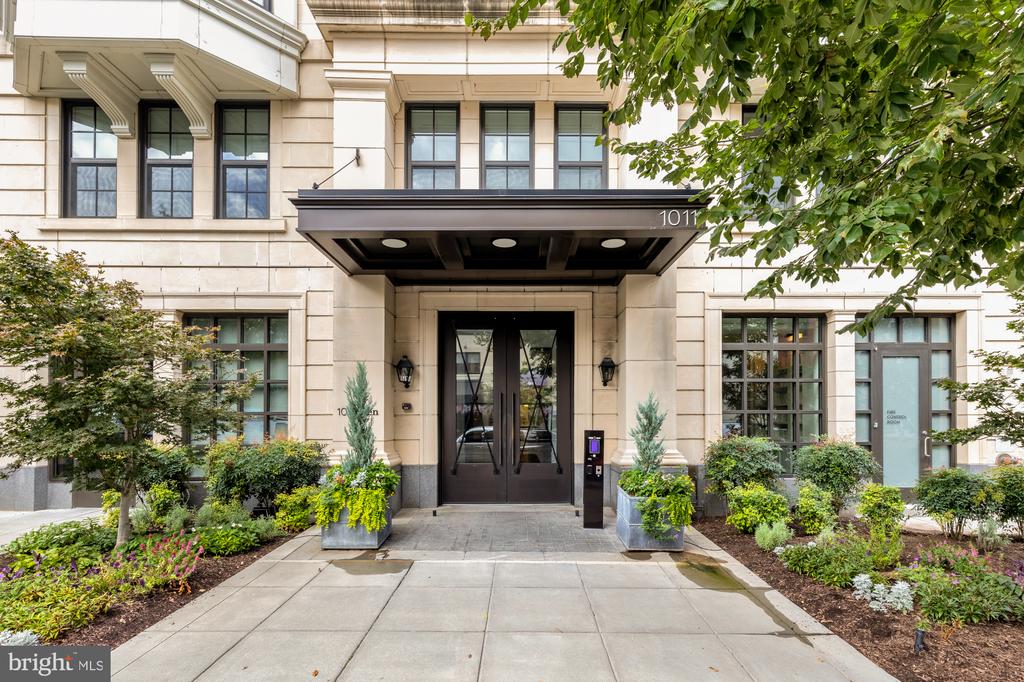 1011 M STREET NW Unit: 703