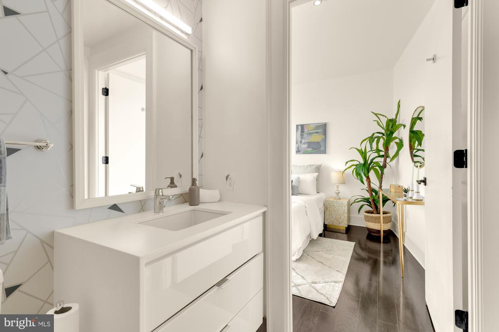 1011 M STREET NW Unit: 703