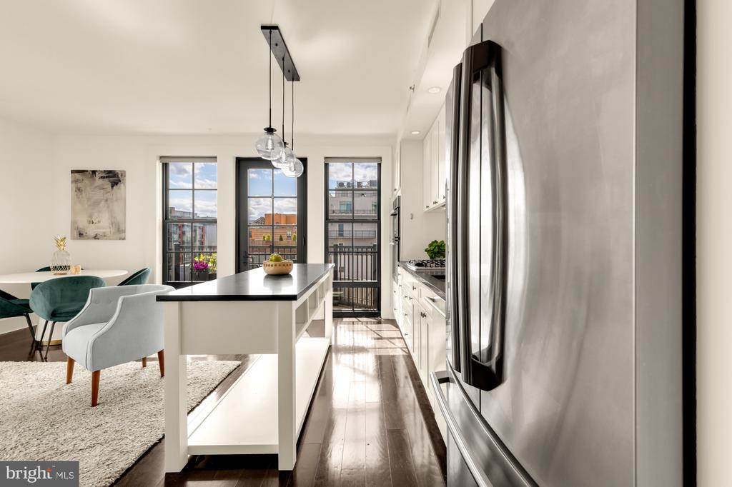 1011 M STREET NW Unit: 703