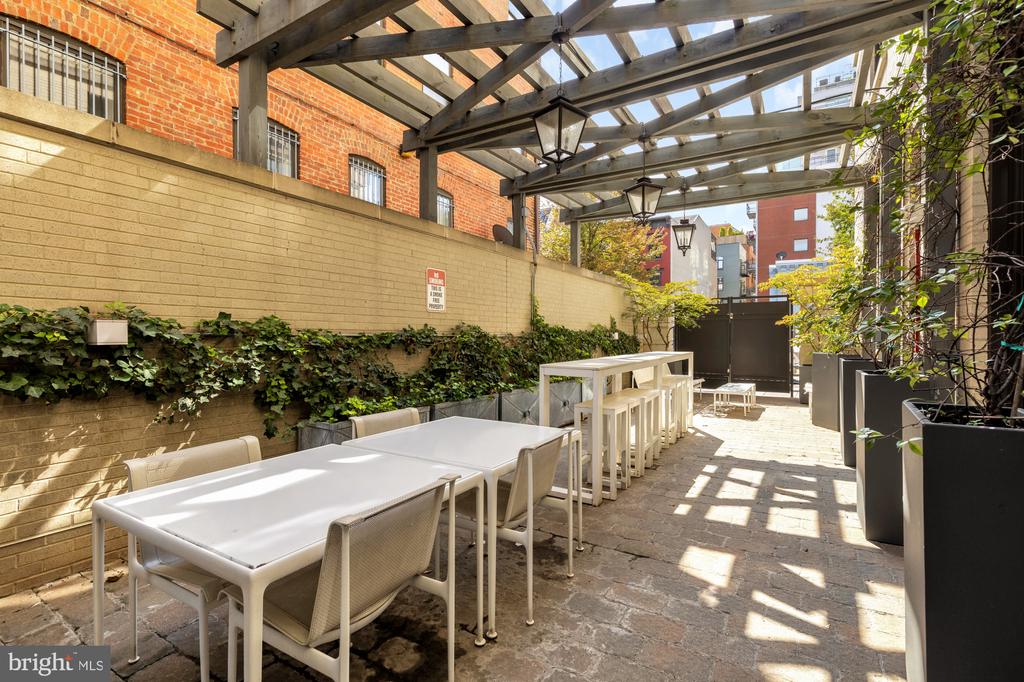 1011 M STREET NW Unit: 703