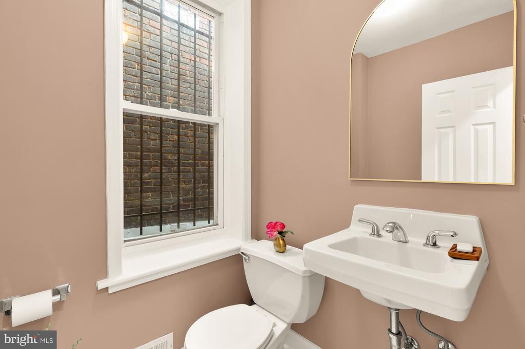 1017 MONROE STREET NW Unit: #2