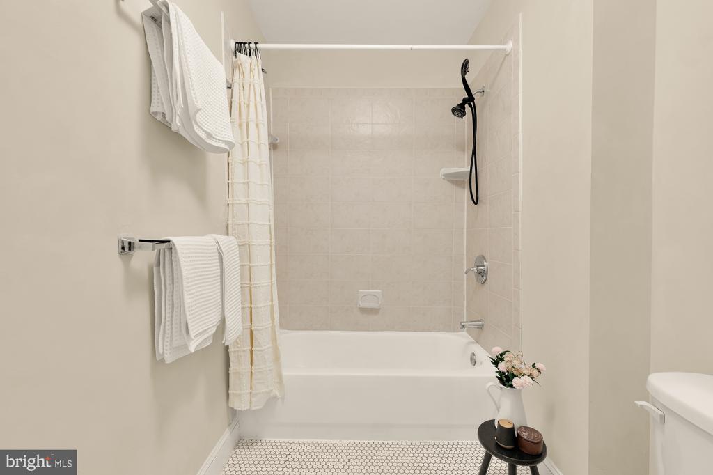 1017 MONROE STREET NW Unit: #2