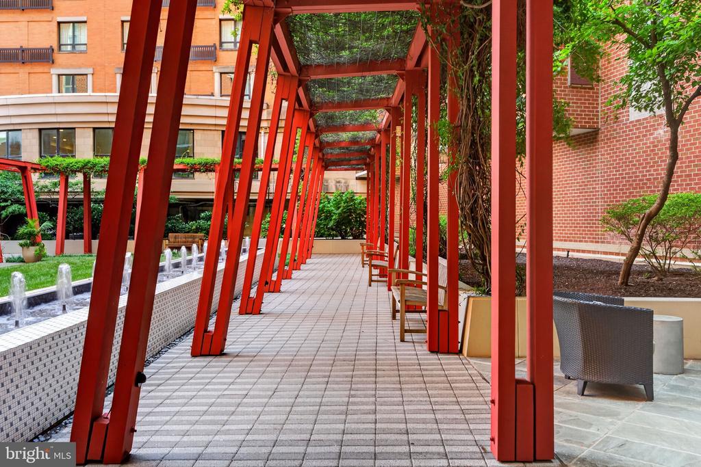 1000 NEW JERSEY AVENUE SE Unit: 1113
