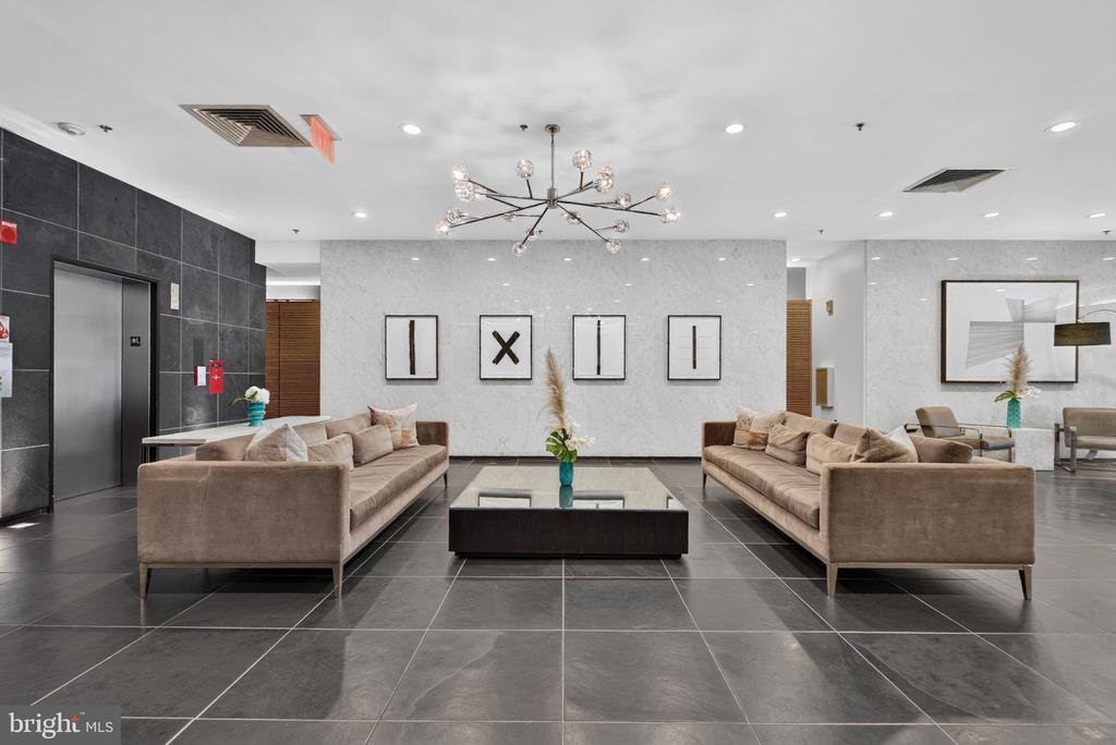 1000 NEW JERSEY AVENUE SE Unit: 1113