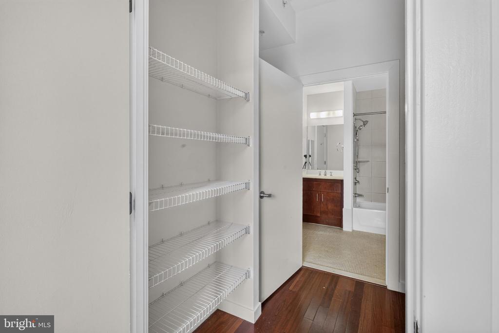 1000 NEW JERSEY AVENUE SE Unit: 1113