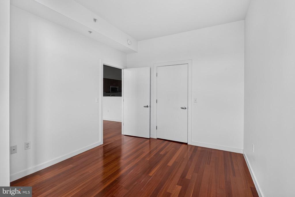 1000 NEW JERSEY AVENUE SE Unit: 1113