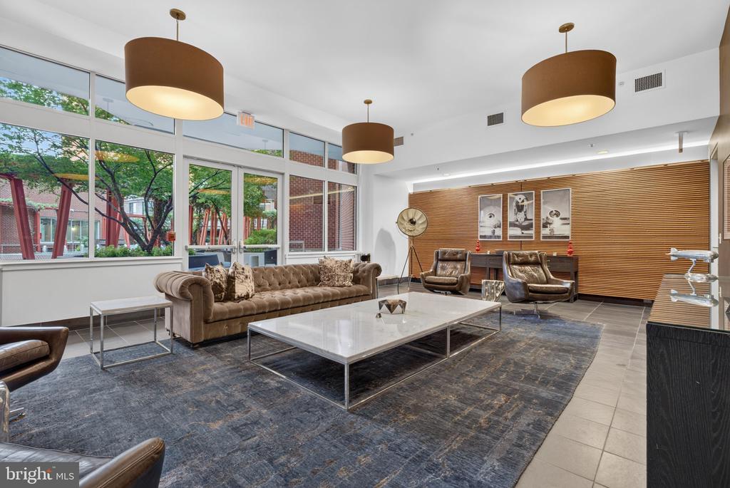 1000 NEW JERSEY AVENUE SE Unit: 1113