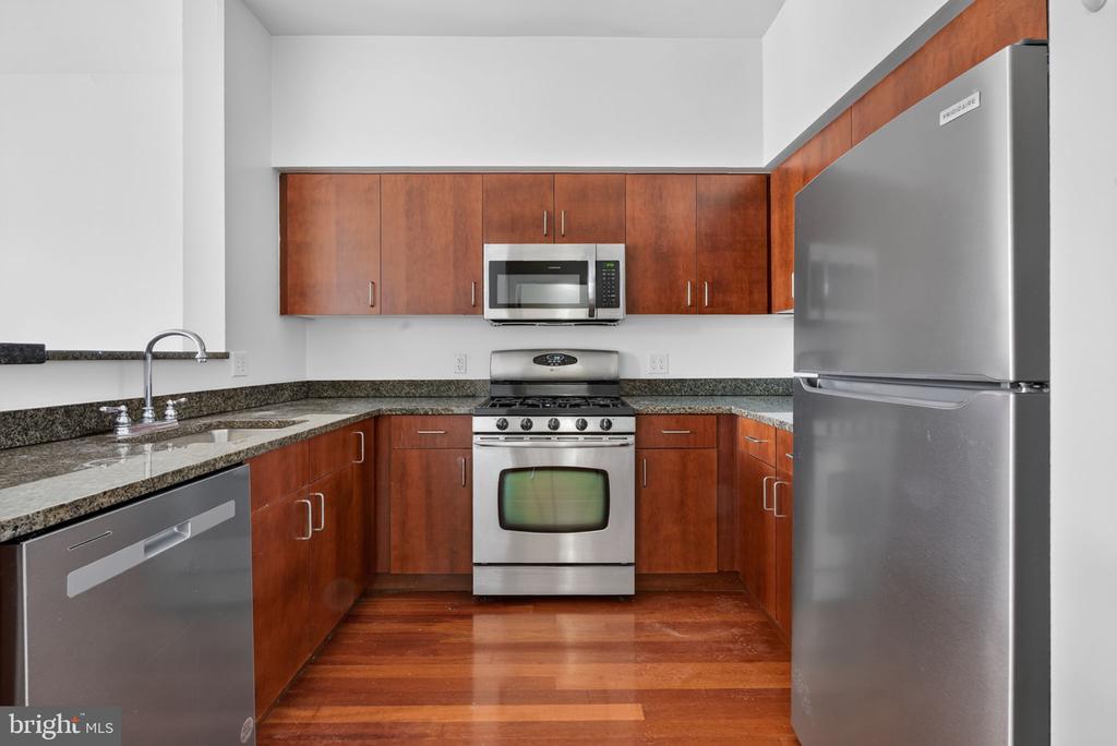 1000 NEW JERSEY AVENUE SE Unit: 1113