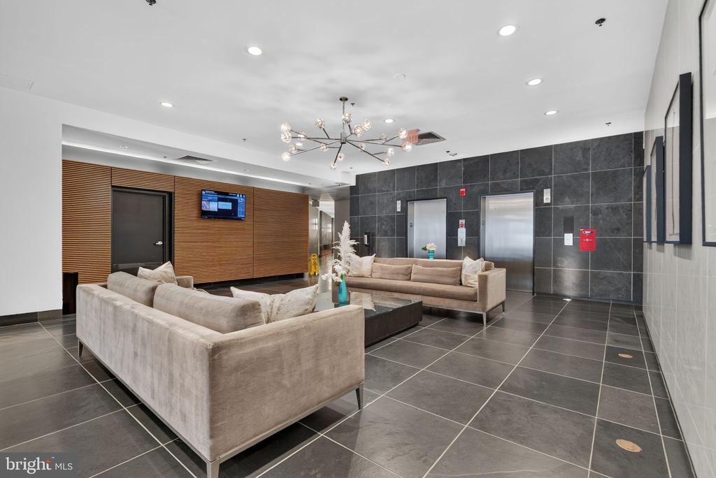 1000 NEW JERSEY AVENUE SE Unit: 1113
