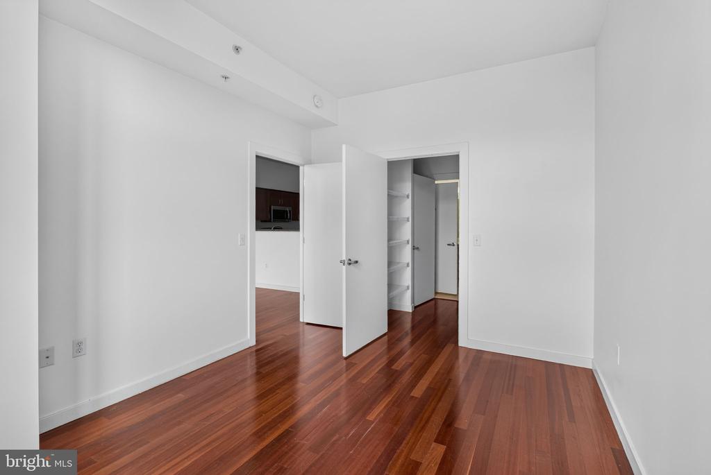 1000 NEW JERSEY AVENUE SE Unit: 1113