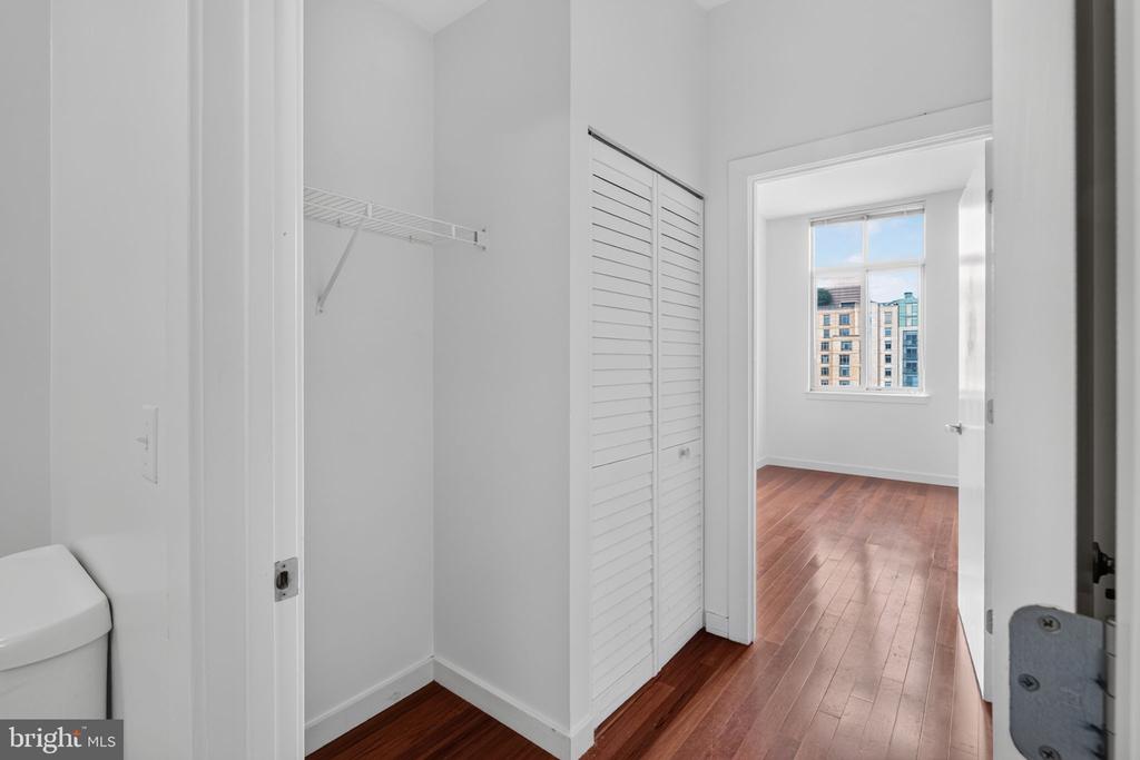 1000 NEW JERSEY AVENUE SE Unit: 1113