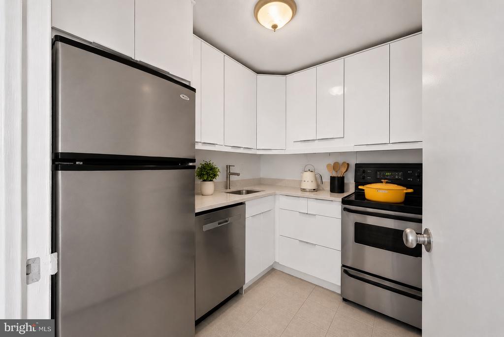 4600 CONNECTICUT AVENUE NW Unit: 717