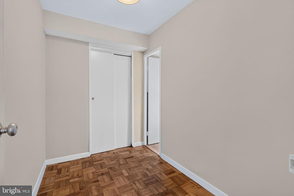 4600 CONNECTICUT AVENUE NW Unit: 717