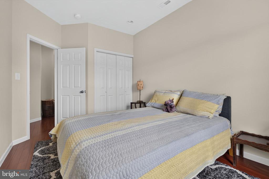4292 S SOUTH CAPITOL TERRACE SW