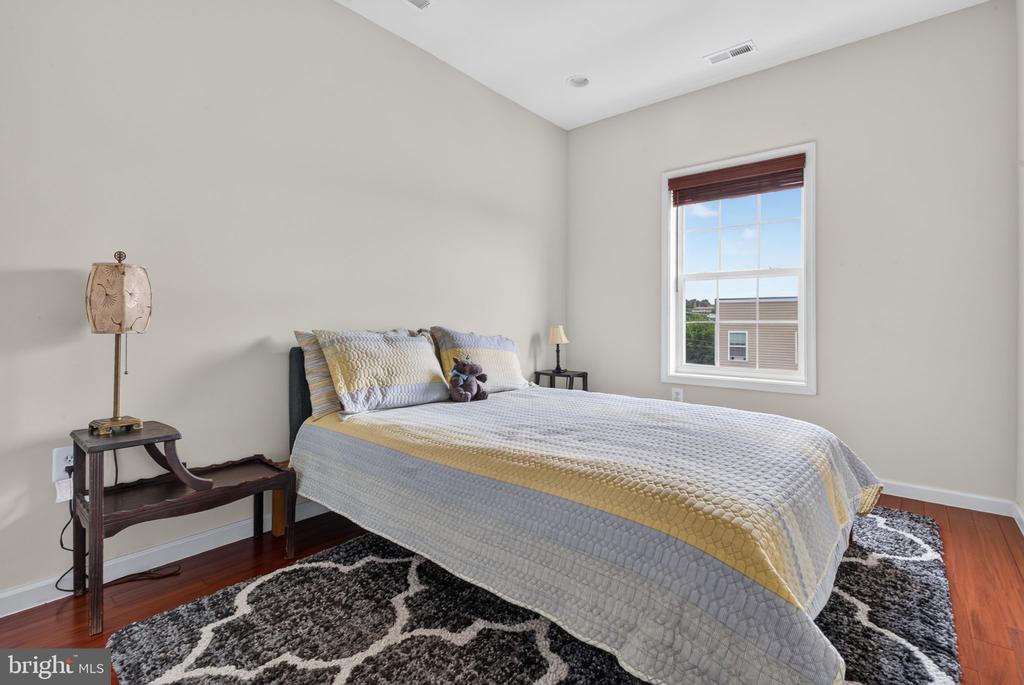 4292 S SOUTH CAPITOL TERRACE SW
