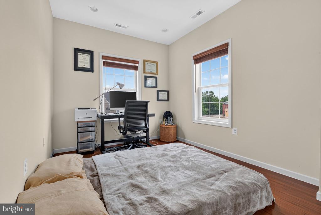 4292 S SOUTH CAPITOL TERRACE SW