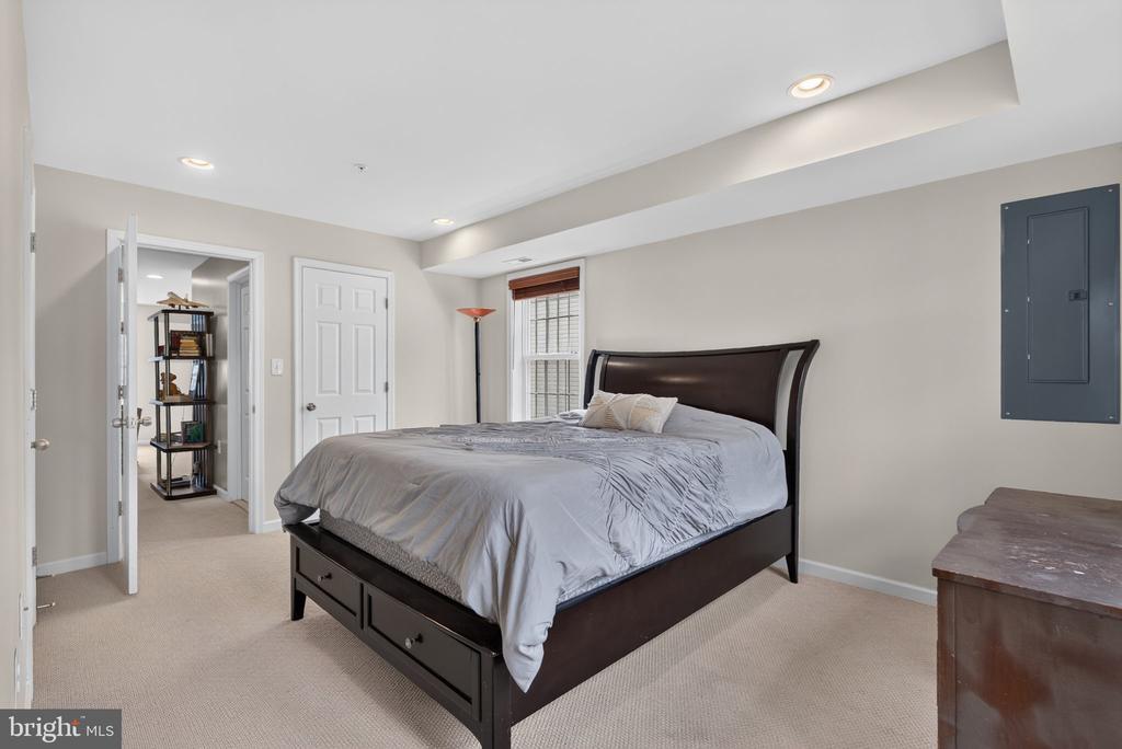 4292 S SOUTH CAPITOL TERRACE SW