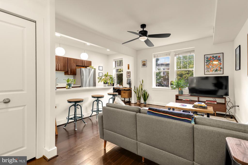315 G STREET NE Unit: 201